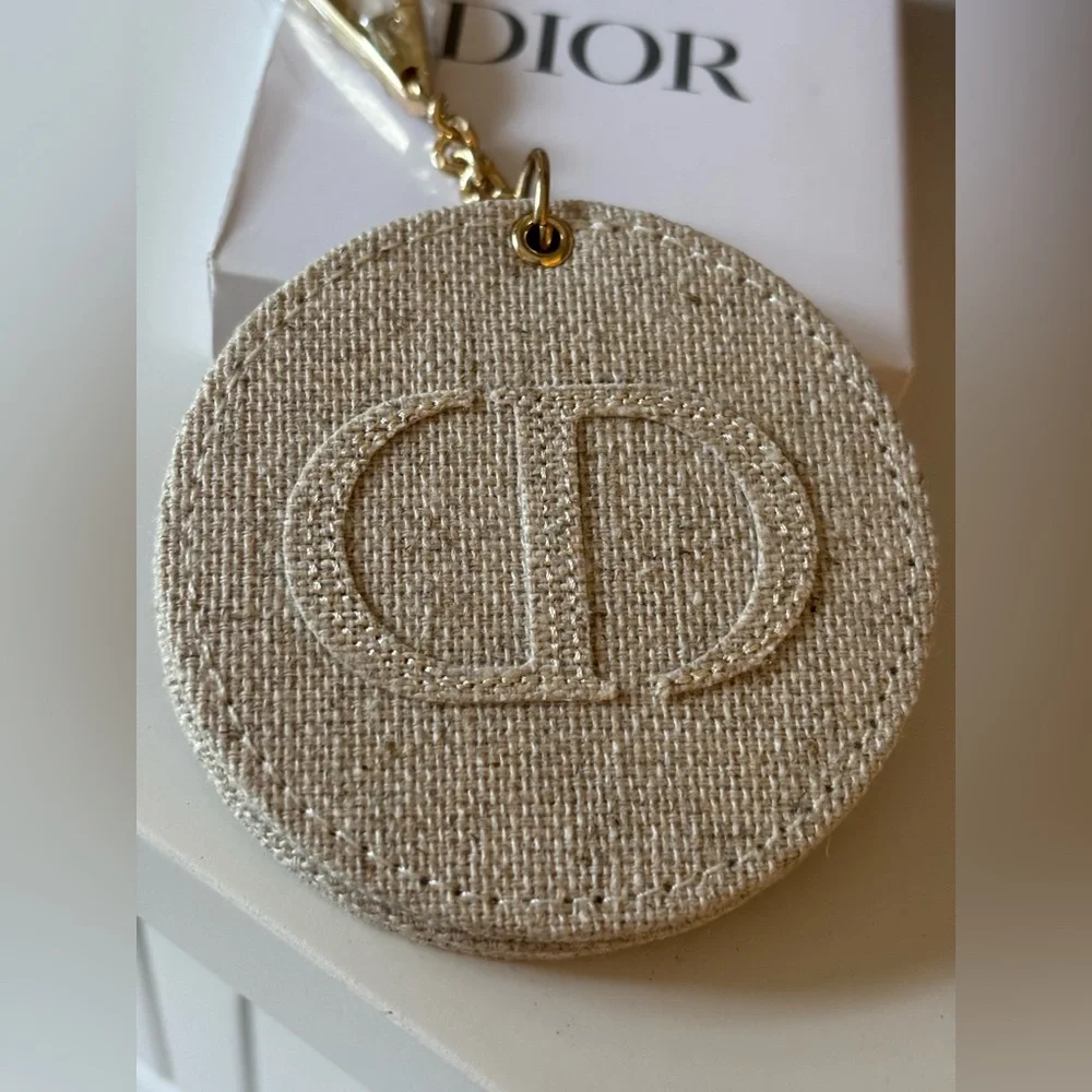 Linen NIB Mirror Purse or Keychain Gold tone hardware Beauty - Picture 2 of 6